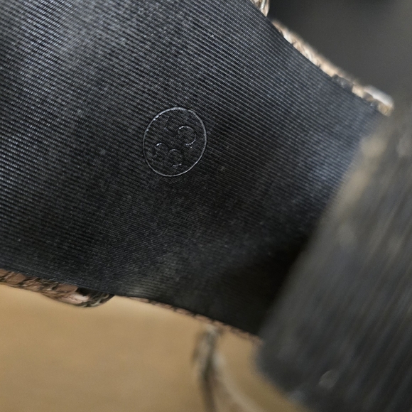 Snake print heels size 35 fits like 5.5 - Picture 5 of 5